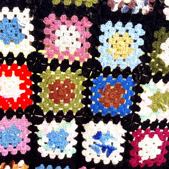 Vintage Granny Square Quilt - 36" x 50" Multicolor Baby or Lap Blanket - Picture 4 of 8